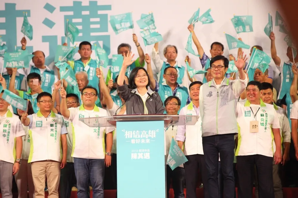 韓國瑜喊「五五波」反激出高雄綠營危機感　陳其邁最後階段打「陸戰」動員組織