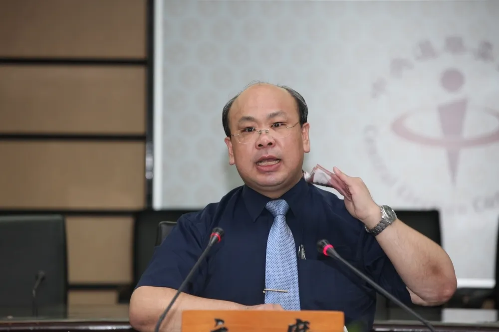 黃士修「依法補件」2.4萬份送達　中選會先收：將抗告　