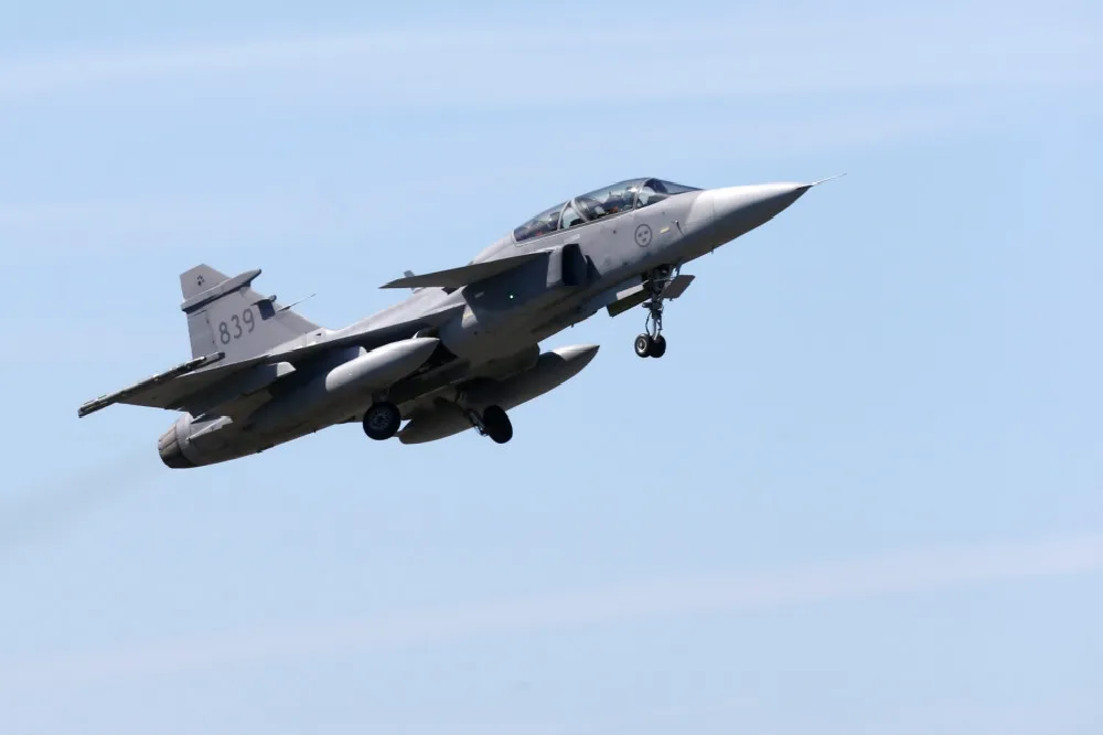 【嫌F-16太貴】頂替老舊F-5「自由鬥士」缺口　菲律賓改買瑞典獅鷲戰機