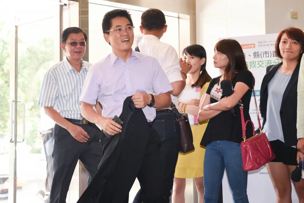 【藥商回扣案】台東縣長黃健庭更一審判5月　但不構成貪污罪