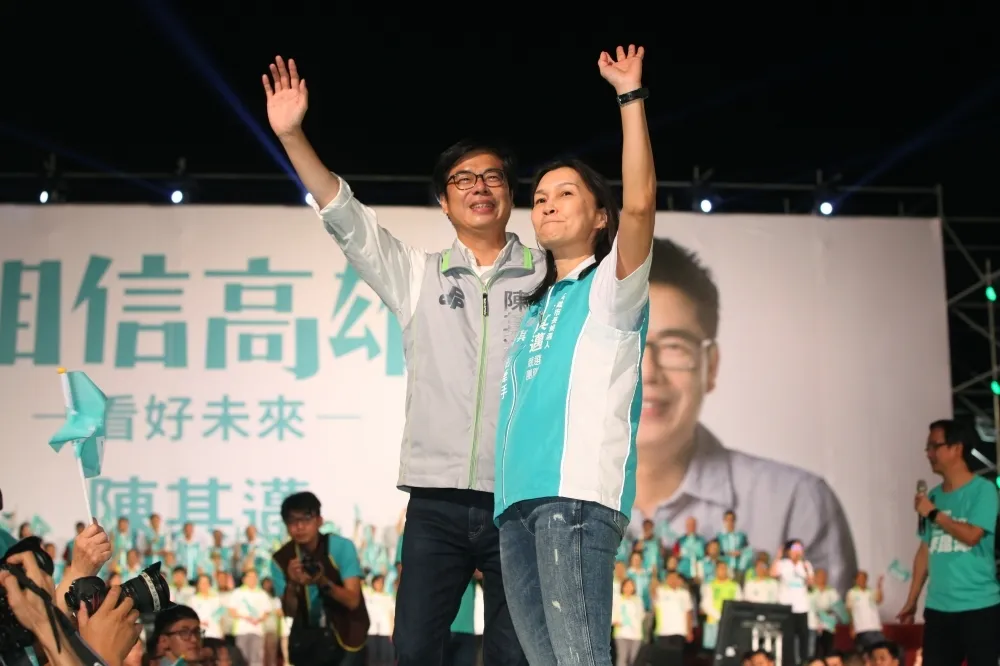 陳其邁妻首度上街拉票　直言韓國瑜是「需要舞台的脫口秀藝人」