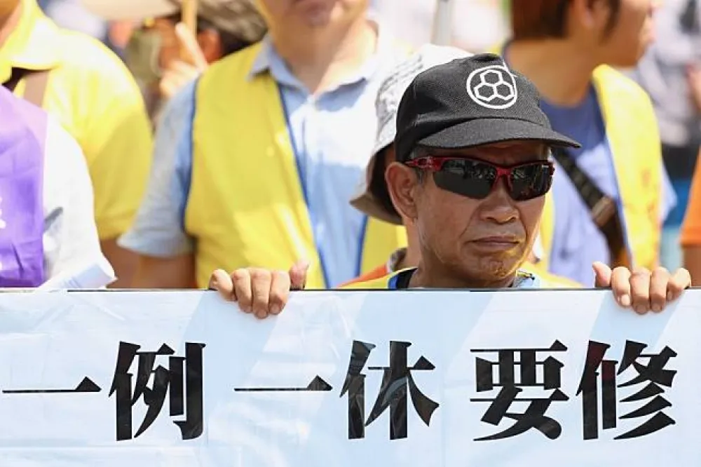 政院拍案鬆綁7休1　林淑芬諷：7休2都沒有了，哪來14休4 