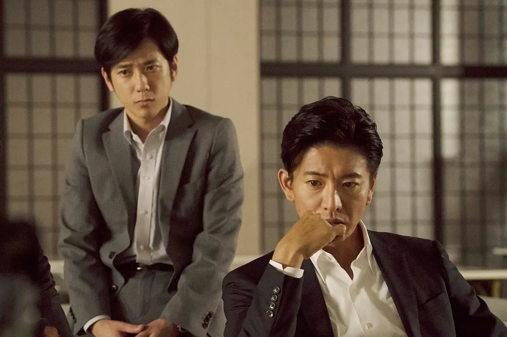 二宮和也與木村拓哉共演！日媒盛讚《檢方的罪人》：傑尼斯兩代男神演技對決
