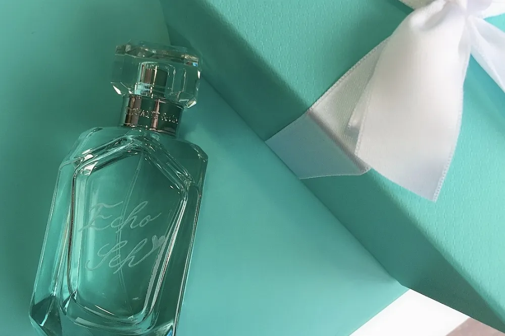 【有片】買不起「Tiffany藍」鑽石？來瓶有自己專屬刻字的蒂芬妮香水也是可以der！