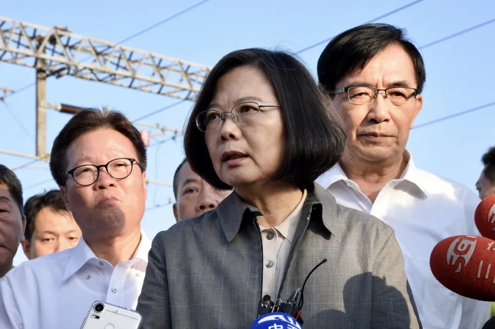 【普悠瑪出軌】蔡英文現場勘災：檢調須盡速釐清事故原因