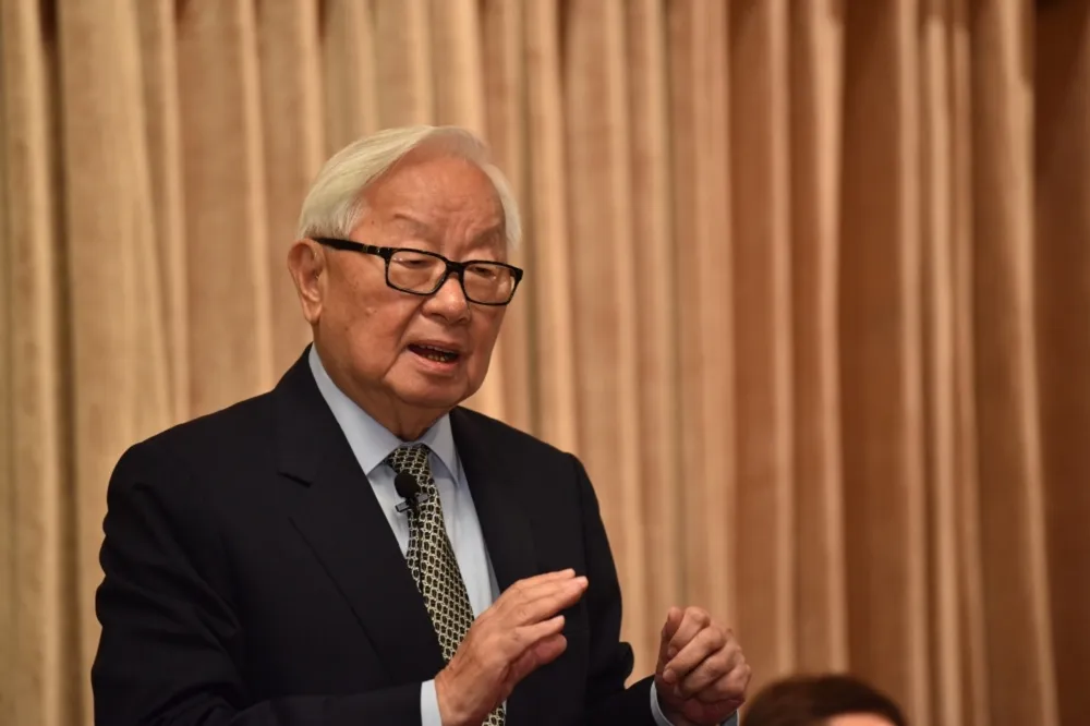 張忠謀「hen習慣」退休生活　談台灣半導體未來「完全靠努力」