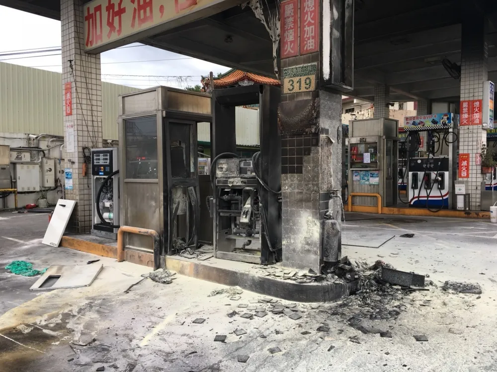 新店一加油站起火3員工受傷　其中一人全身2至3度灼傷