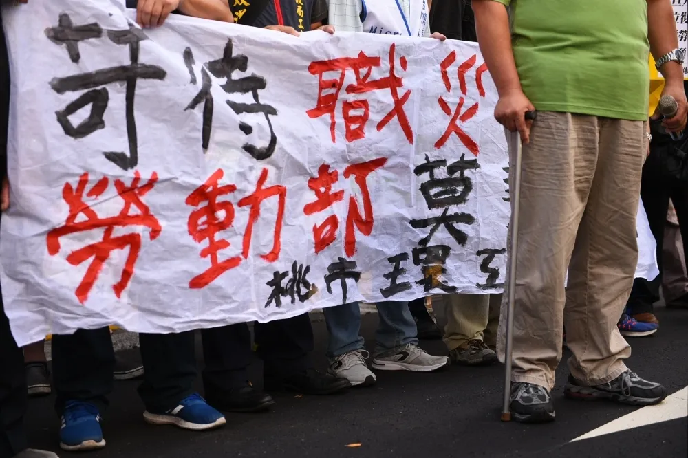 「勞保孤兒」是政府的責任