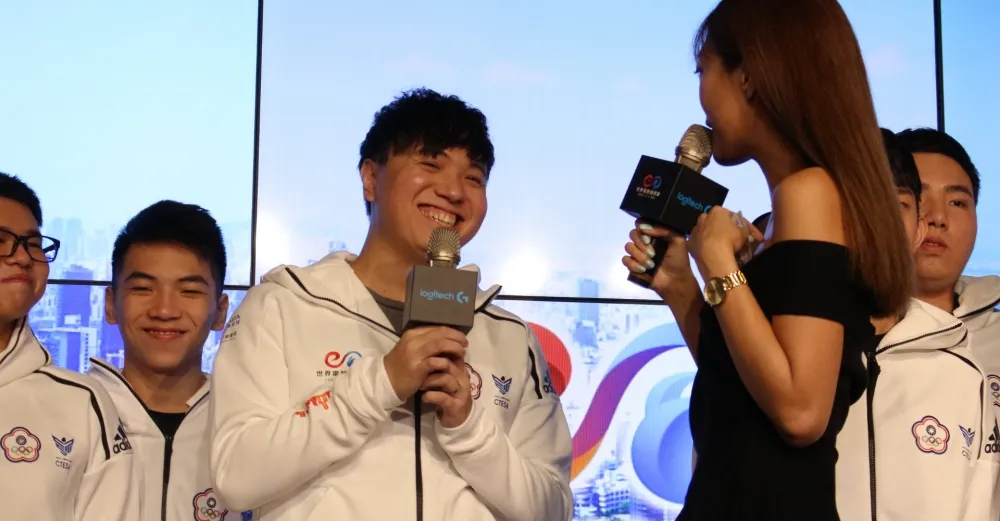 2018 IESF世界電競錦標賽　中華台北隊選手現身電競館風光授旗！