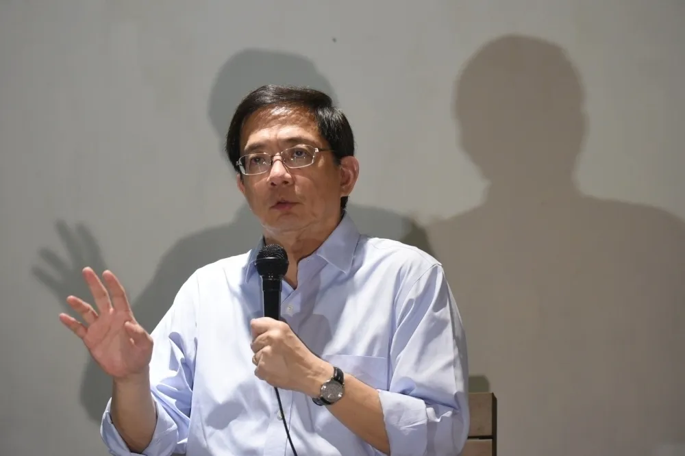 投書：曲法刁難管中閔　死的是「愛國愛人」的台大校訓