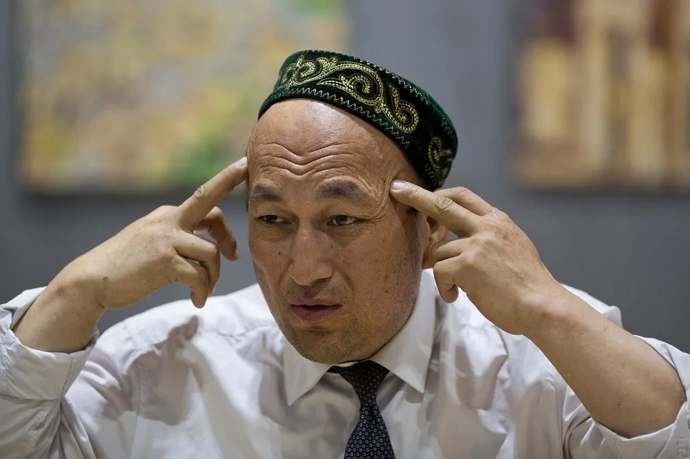【消失的新疆維族（下）】「中國欲永遠抹去我的身分認同」　一家9口全入再教育營遭拳打腳踢