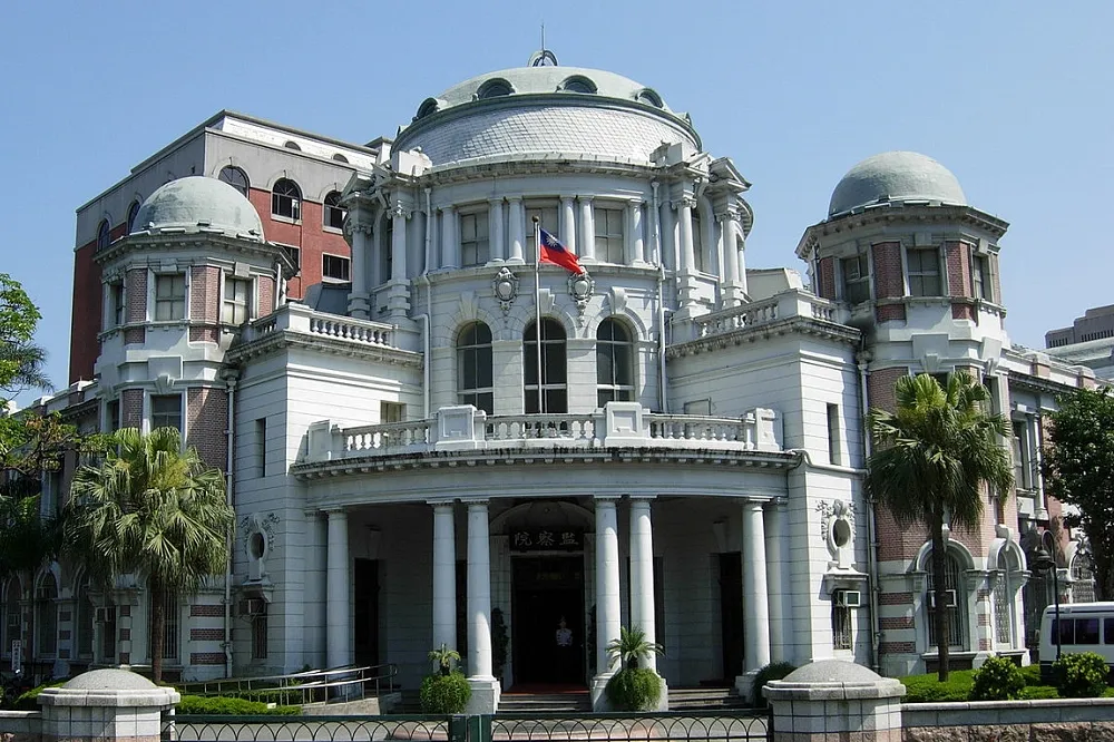 邱志偉：監察院在餘光中的價值應由自己定義