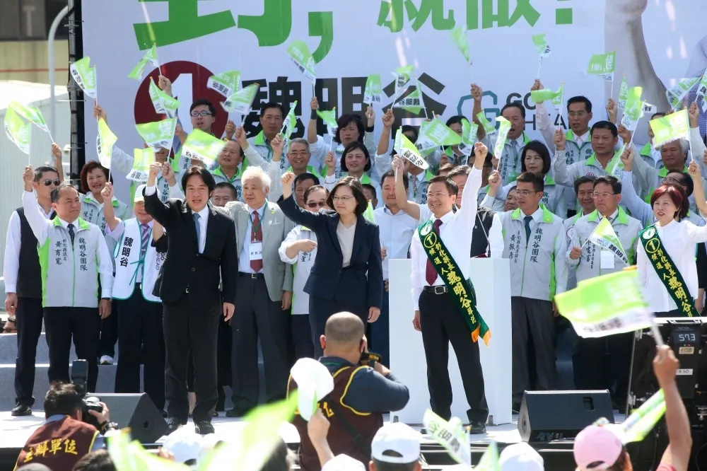 【決戰彰縣】5千綠領軍挺魏明谷　蔡總統酸對手「插旗不是政見」