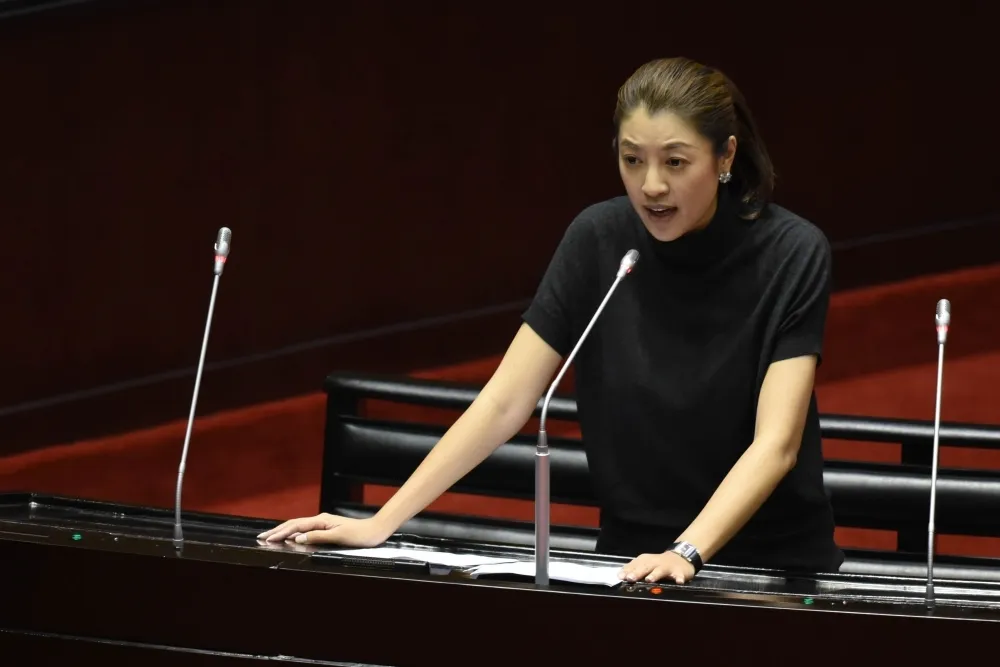 【陪睡說掀波】曾賞邱議瑩一巴掌　許淑華再嗆閉嘴：別逼我開戰