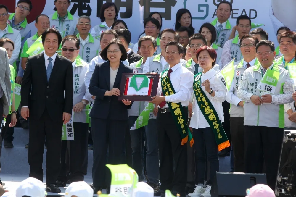 【彰化選戰】總統要徐佳青「強勢鎮壓」 搶救魏明谷　建設牌奏效選情回穩