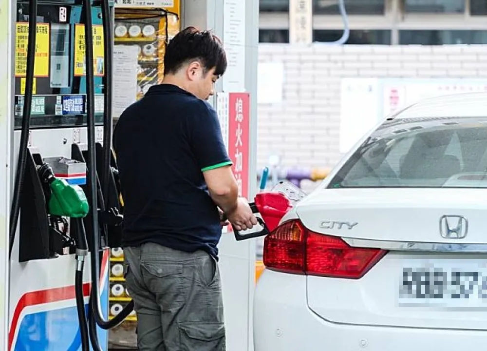 中油退款新方案31日公布　採「錢卡雙軌」制