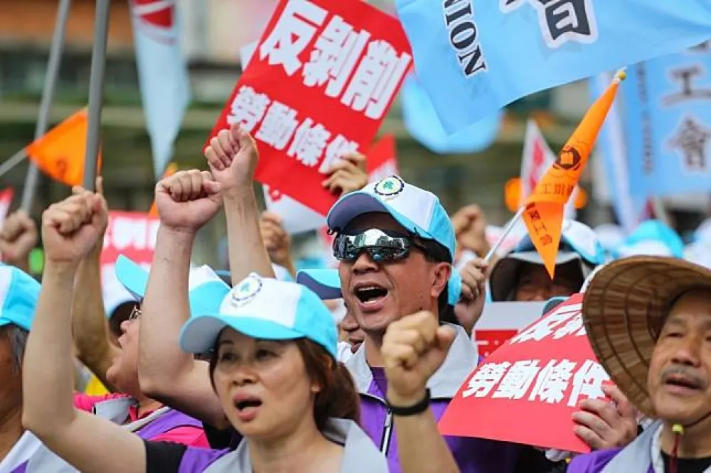 清潔工、保全、人力派遣業一年一聘　根本違反《勞基法》 