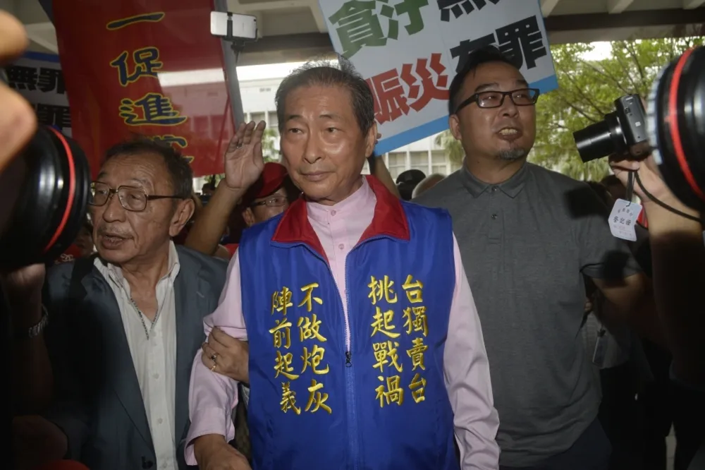 接受英媒專訪　白狼不諱言：確實和中國官員定期會面