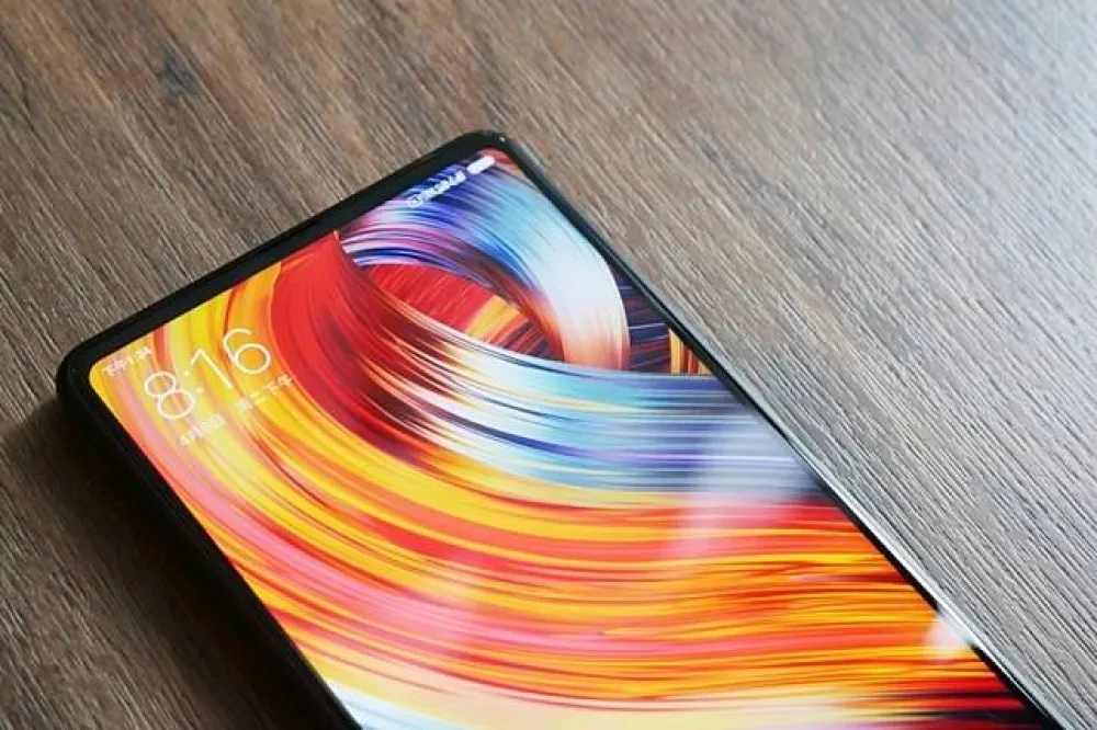 一萬五就能買全面屏旗艦機！「小米MIX 2」搶先iPhone X登台　