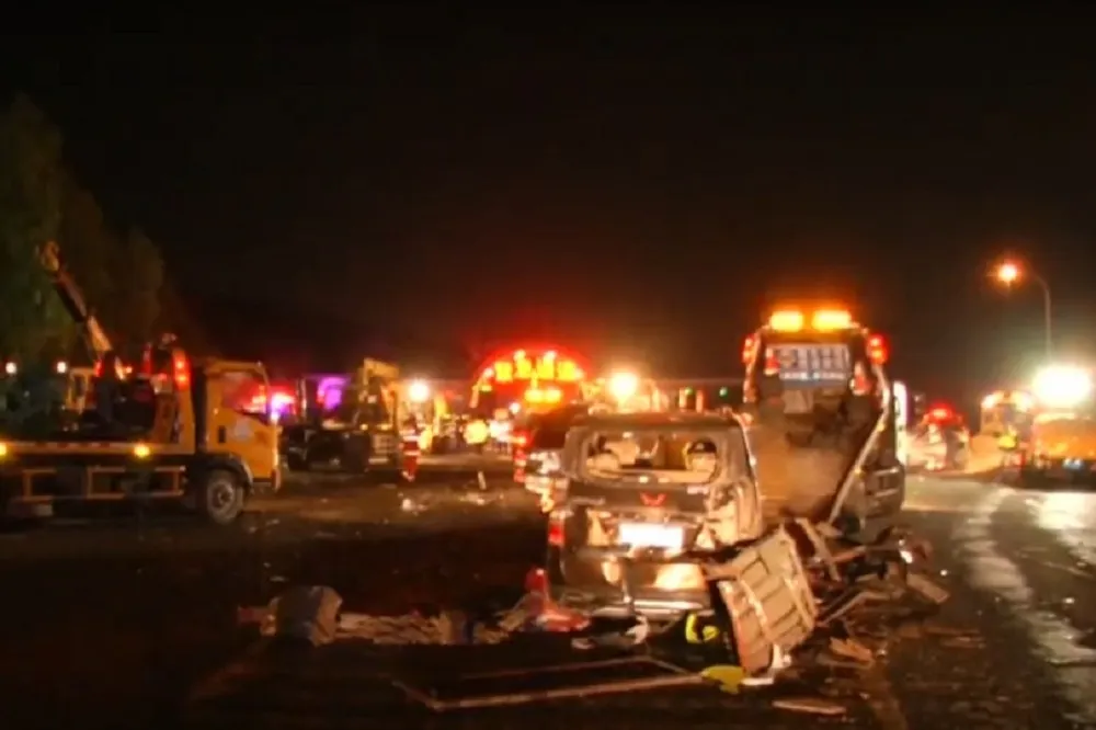 中國蘭州高速公路死亡車禍15死　肇事下坡路段開通13年已奪42命