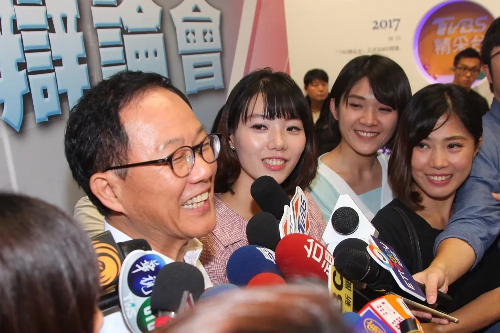 【北市長辯論】姚控丁「拿婦聯會百萬」　柯缺席慘遭眾人圍剿