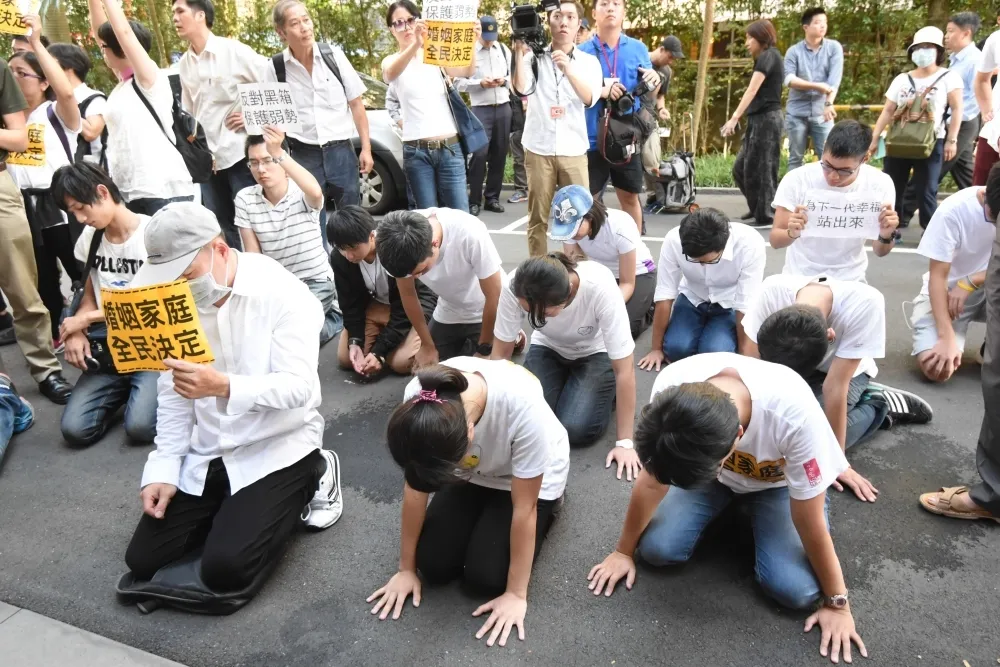 一個人需要多無知或無恥　才會如此反同
