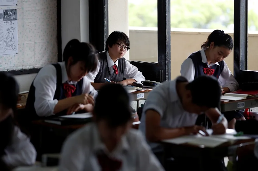 家庭壓力、霸淩、前途茫茫逼輕生　日本學童自殺案件達30年新高紀錄