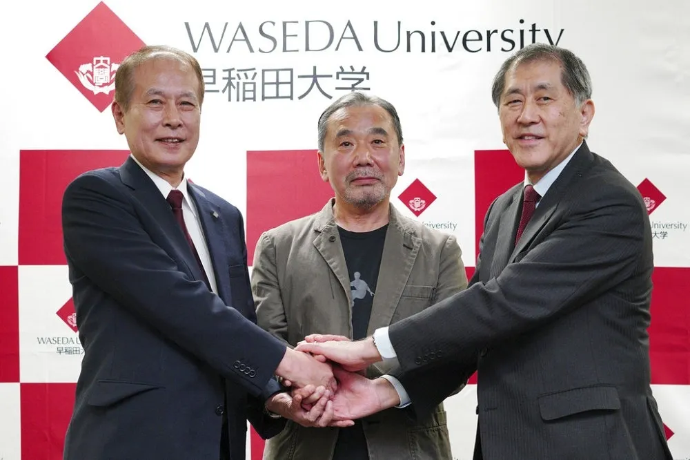 37年來首次出席記者會　村上春樹向母校早稻田大學捐贈手稿