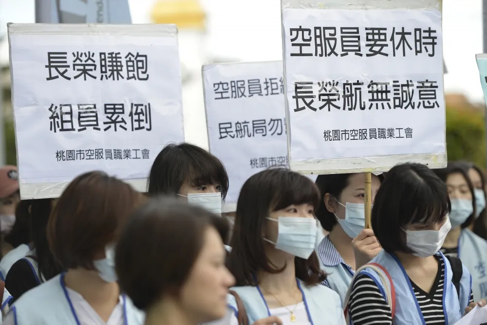 抗議長榮航空違法超時「掩耳盜鈴」　桃空職工：官逼民反
