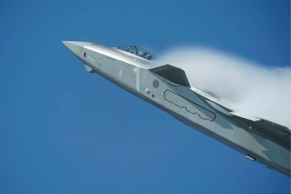【中國珠海航展】民航軍事設備齊聚　殲20與殲10B戰機衝場迎開幕