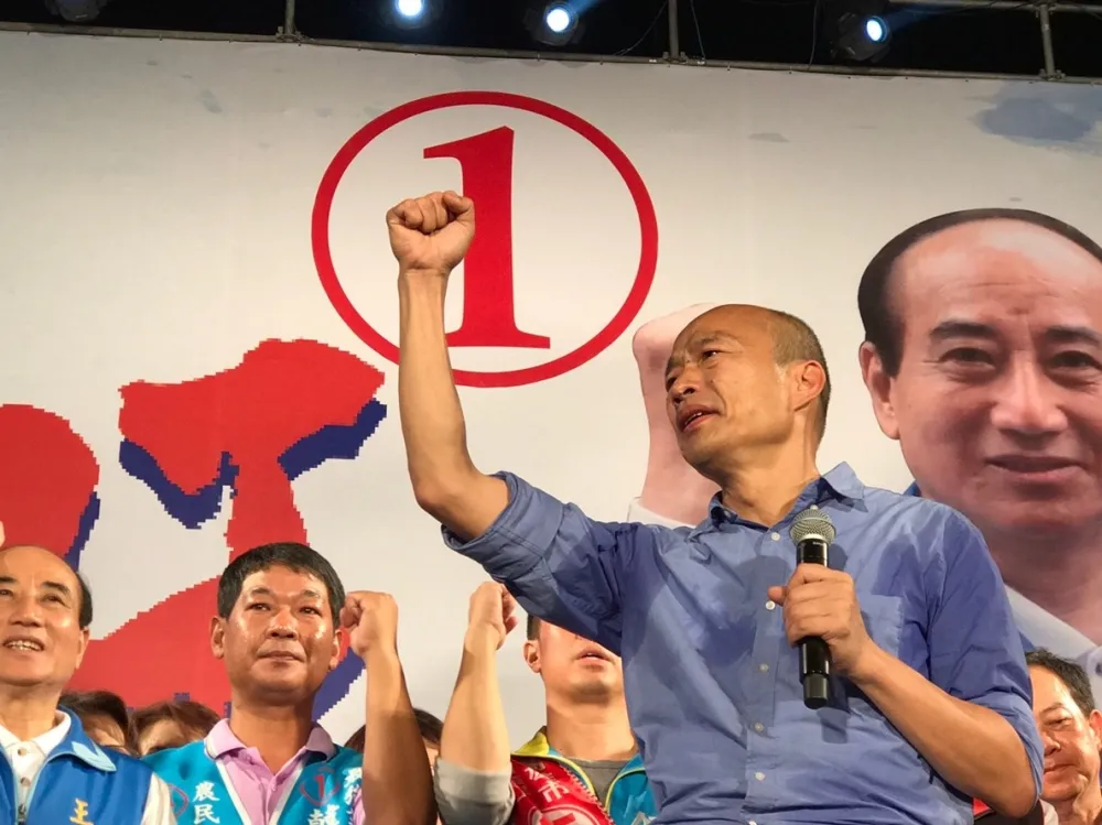 【蘿蔔變苦瓜】韓國瑜口誤推「白玉苦瓜」　許立明譏「演像一點」