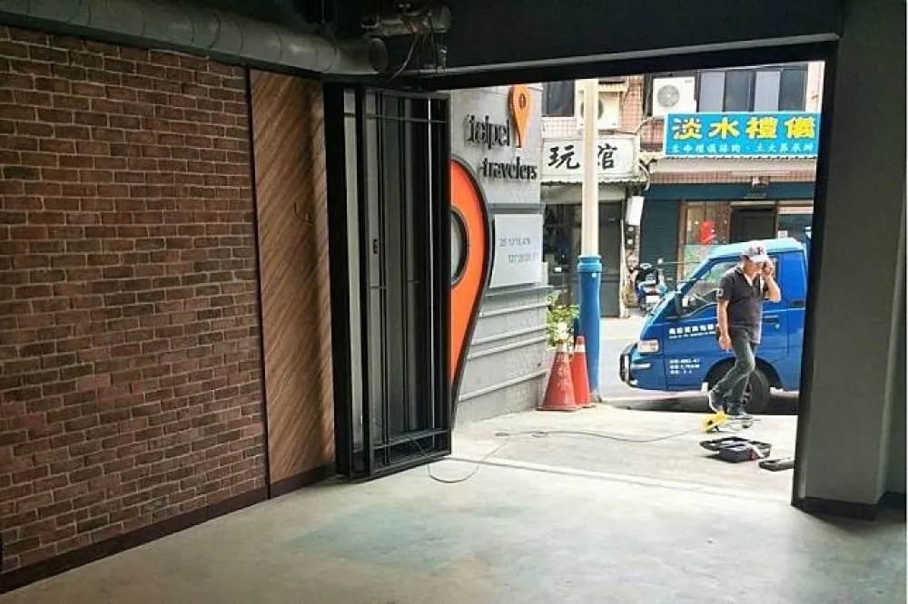 安全梯堆雜物、違建頻傳　消保處：青年旅舍8成不合格