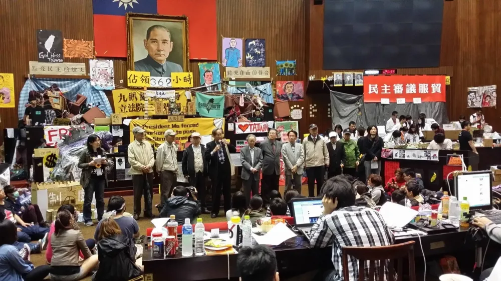 太陽花遇見民進黨是不是美麗的錯誤？