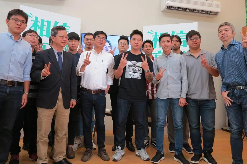 陳其邁與創業青年座談　承諾開辦青年微型貸款及20個新創基地