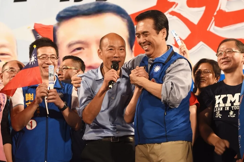 【圖多】韓流挺進桃園為陳學聖助陣　上萬民眾卻喊：韓國瑜凍蒜