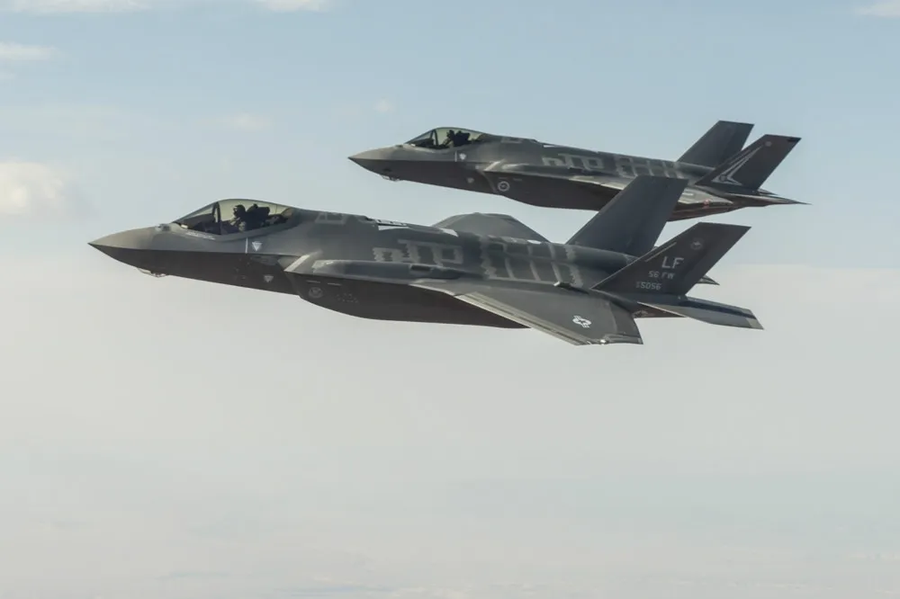 【替換舊型大黃蜂】澳洲媒體證實　首兩架F-35A匿蹤戰機將於12月返國