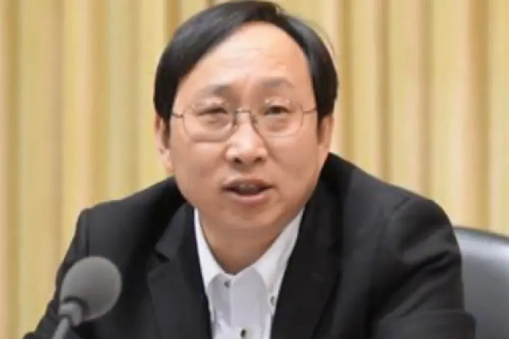 「老師，你當著全班師生給我女兒道歉」　中國四川市委副書記仗勢欺人遭雙開