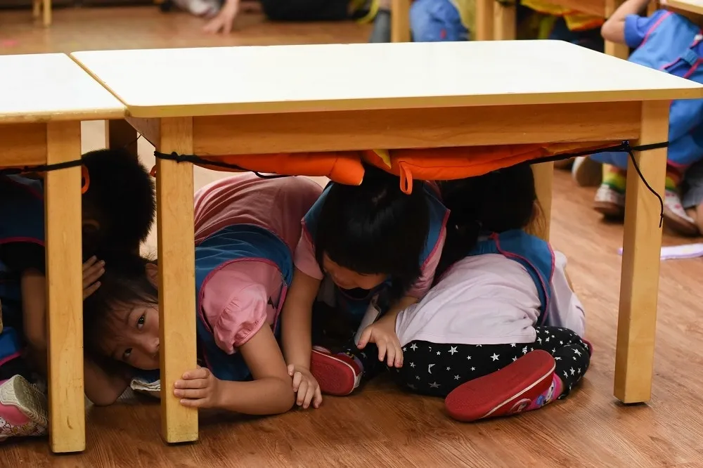 投書：那個育兒百寶箱的笑話　就留給立委去操心吧