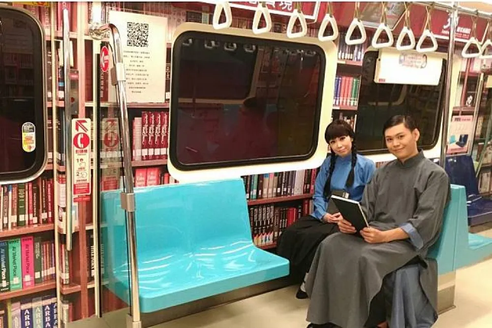 【打卡看這兒】台北捷運化身戲劇院　淡水信義線讓你變優雅了