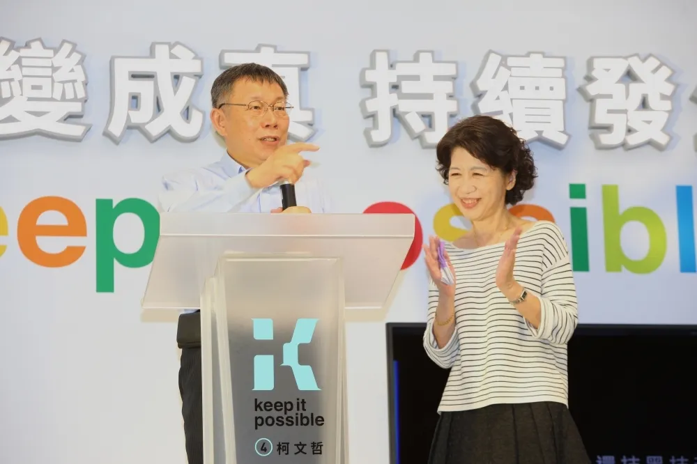 柯氏夫婦合體搶票　饒河夜市湧現500公尺排隊合照人龍