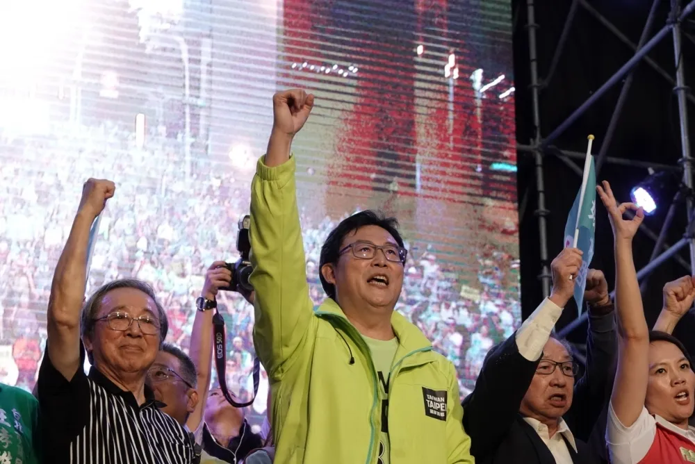 姚文智辭立委遭蔡正元諷「有差嗎？」　謝長廷：酸的人總是有
