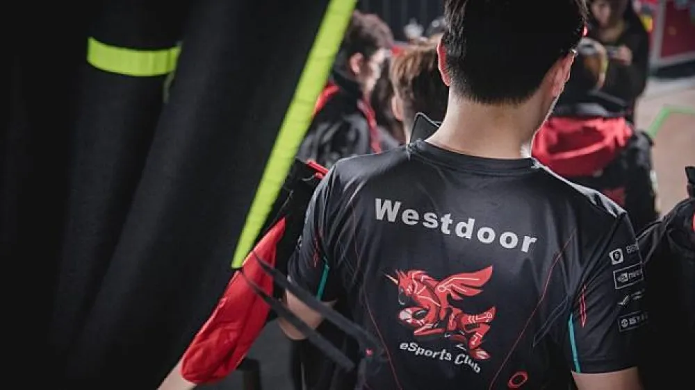 【世界大賽】韓國網友看ahq vs. EDG：反甲門太神啦！