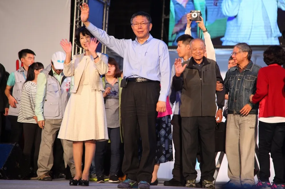 【選戰告捷】白色力量險勝丁守中　柯文哲驚險連任北市長