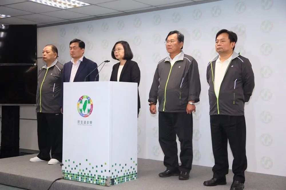【9合1選戰大潰敗】民進黨下一步該怎麼做　柯建銘籲：下個戰場在立院