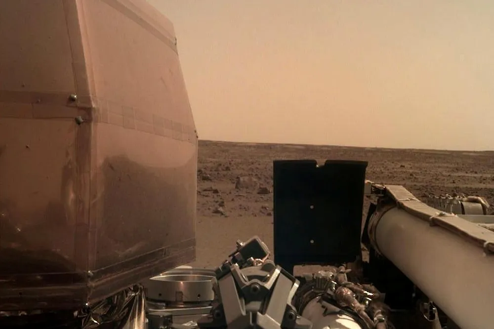 哈囉！你好　美國NASA「洞察號」傳回首張火星清晰照片