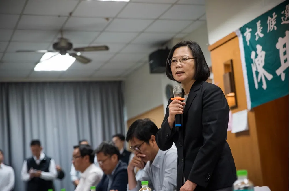 【蔡英文開直播】「再給民進黨一次機會」　中常會實景