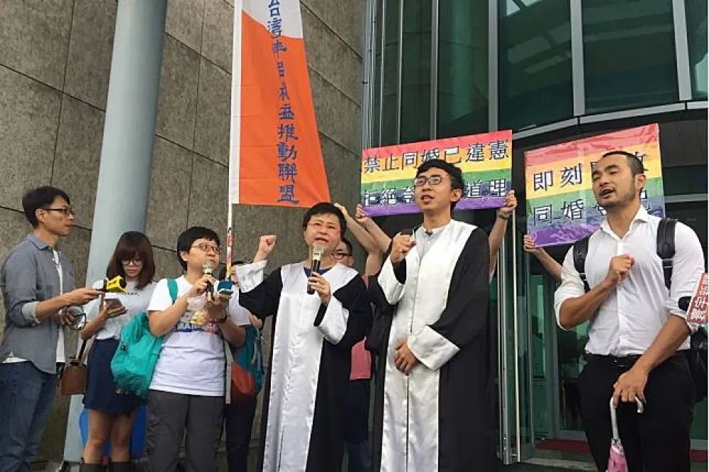 【修法沒完成】法院判拒同婚違憲　但仍未准「立即登記」