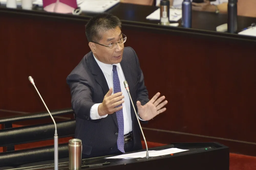 立委點名部會首長下台　 徐國勇：尊重意見