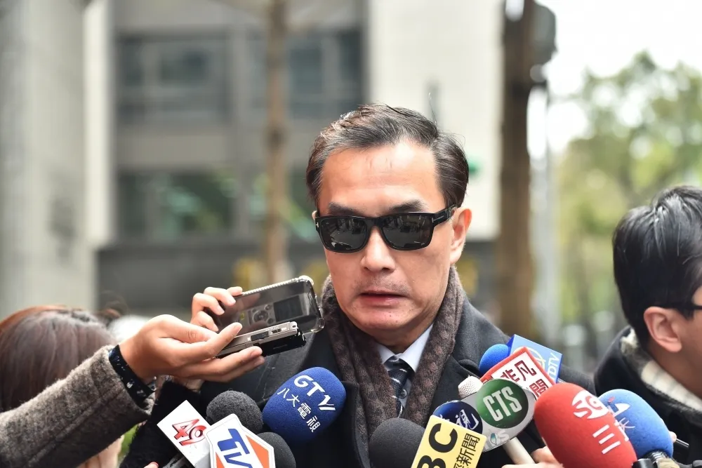 【快訊】裕隆董事長嚴凱泰食道癌逝　享年54歲