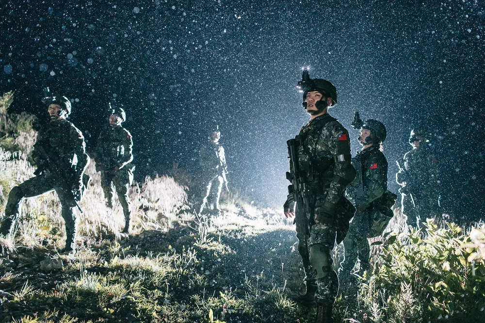 蕭青陽操刀2019國軍形象月曆　37張絕景映出「衛疆」辛勞